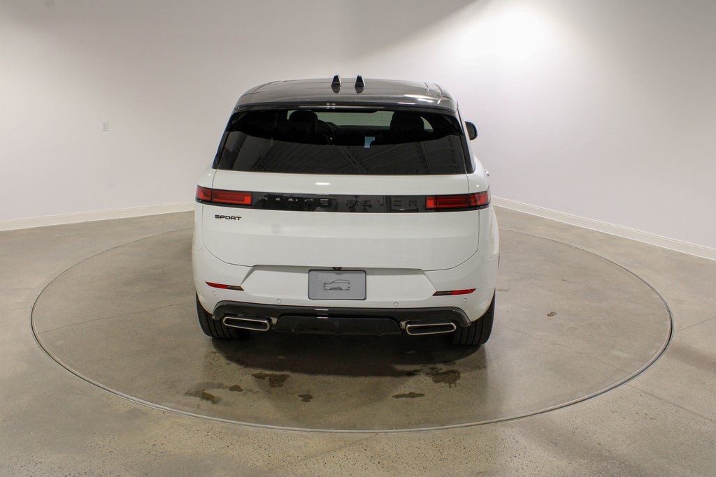 2025 Land Rover Range Rover Sport SE photo 3