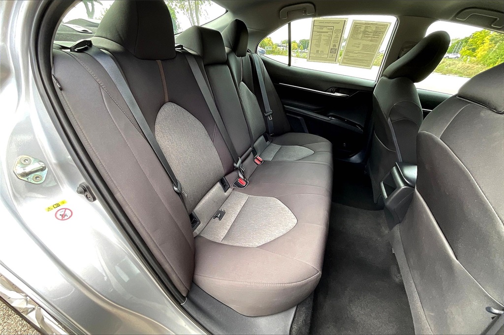 2019 Toyota Camry LE photo 25