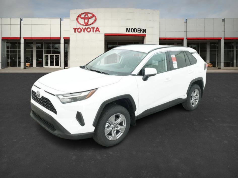 2025 Toyota RAV4 XLE's photo