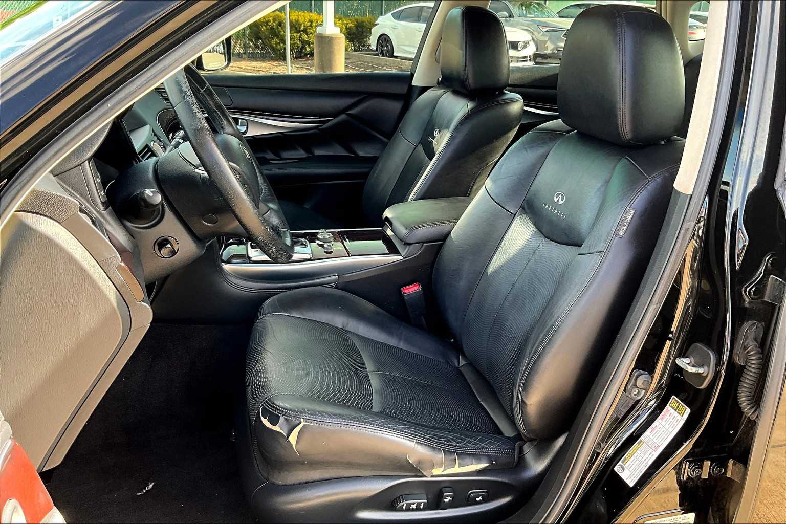 2011 Infiniti M37 photo 6