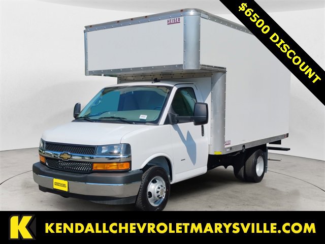 2024 Chevrolet Express Cutaway Base's photo