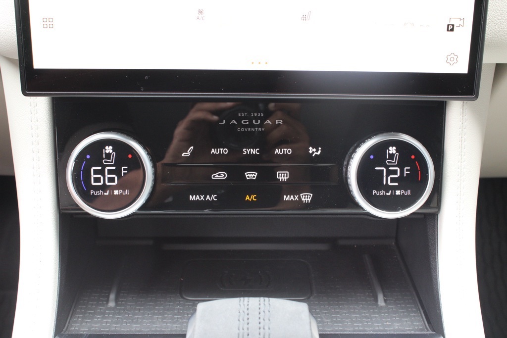 2024 Jaguar F-PACE R-Dynamic S P400 photo 18