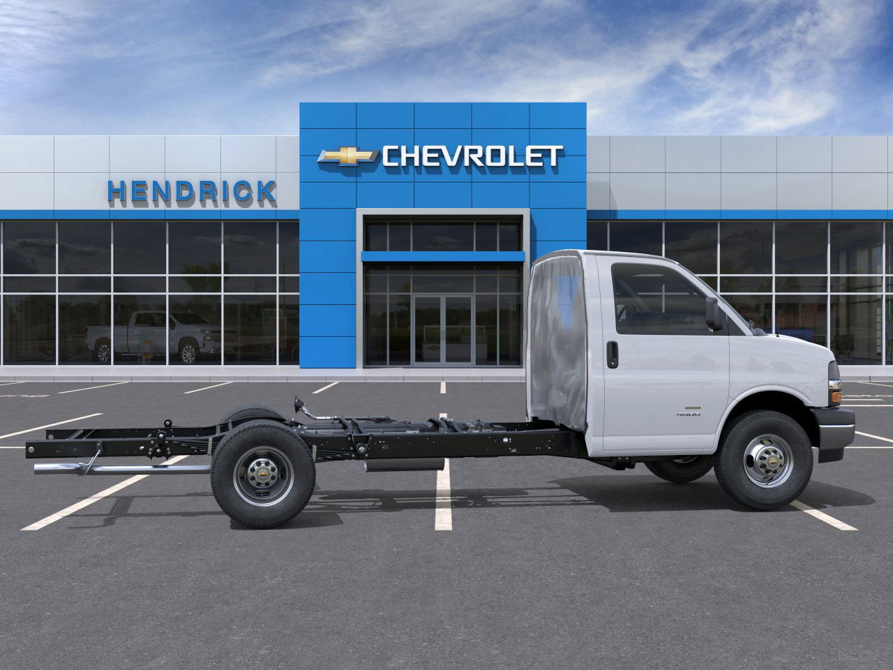 2025 Chevrolet Express Cutaway 3500 photo 2