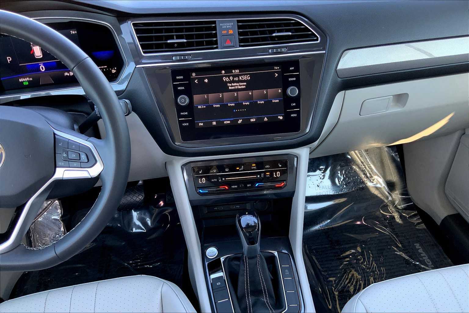 2022 Volkswagen Tiguan SE photo 4