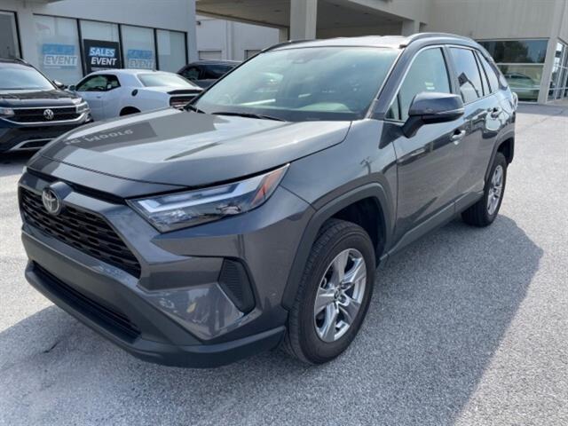 2024 Toyota RAV4 XLE photo 2