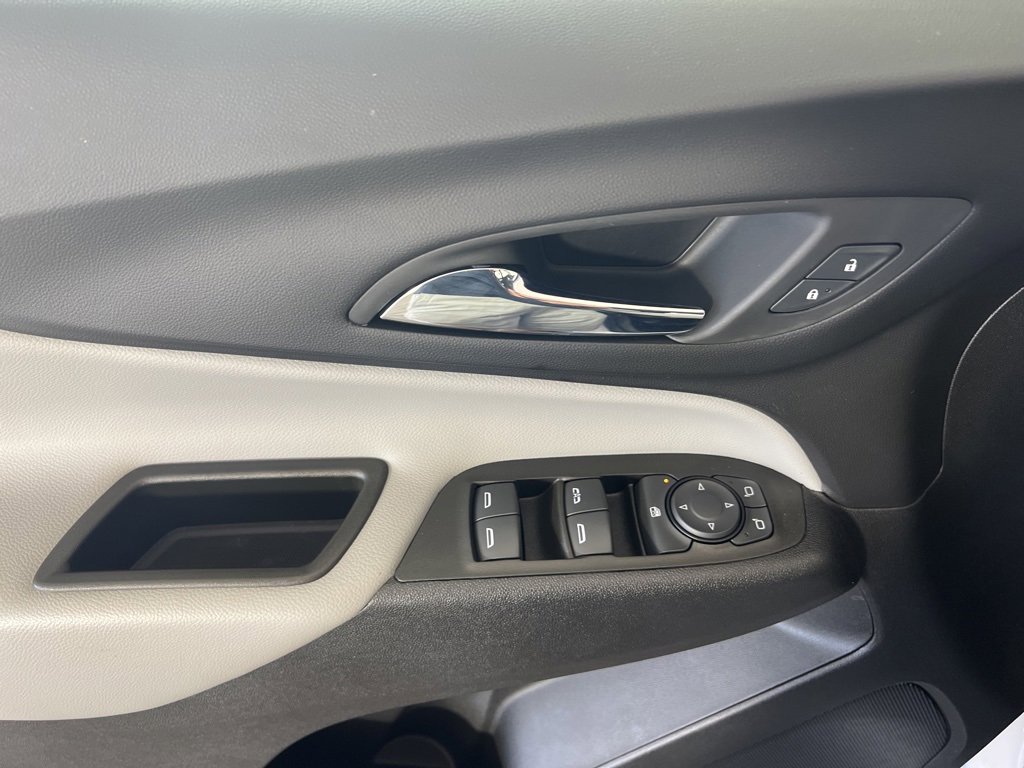2023 Chevrolet Equinox LS photo 4