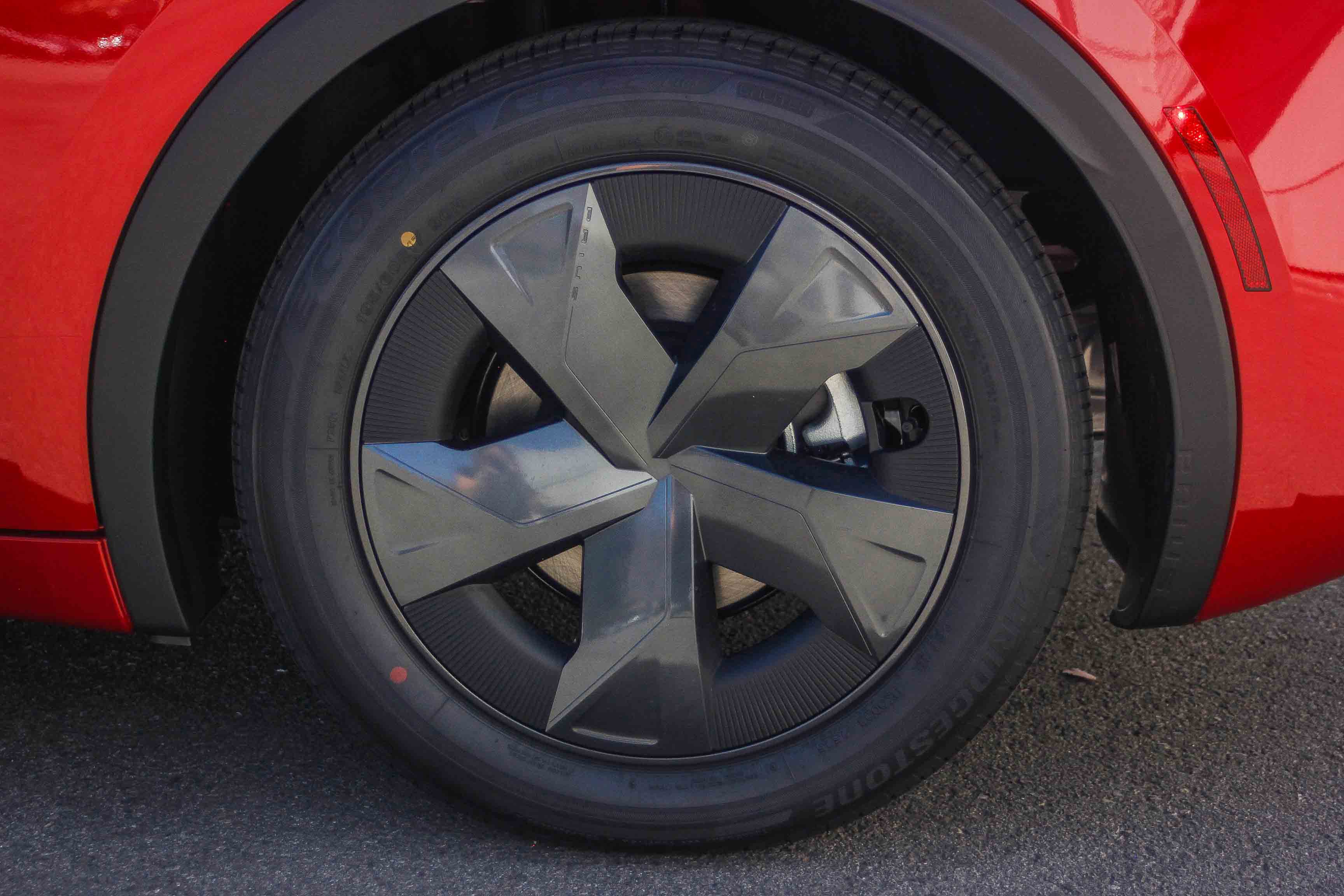 2026 Toyota Prius Plug-in Hybrid SE photo 11
