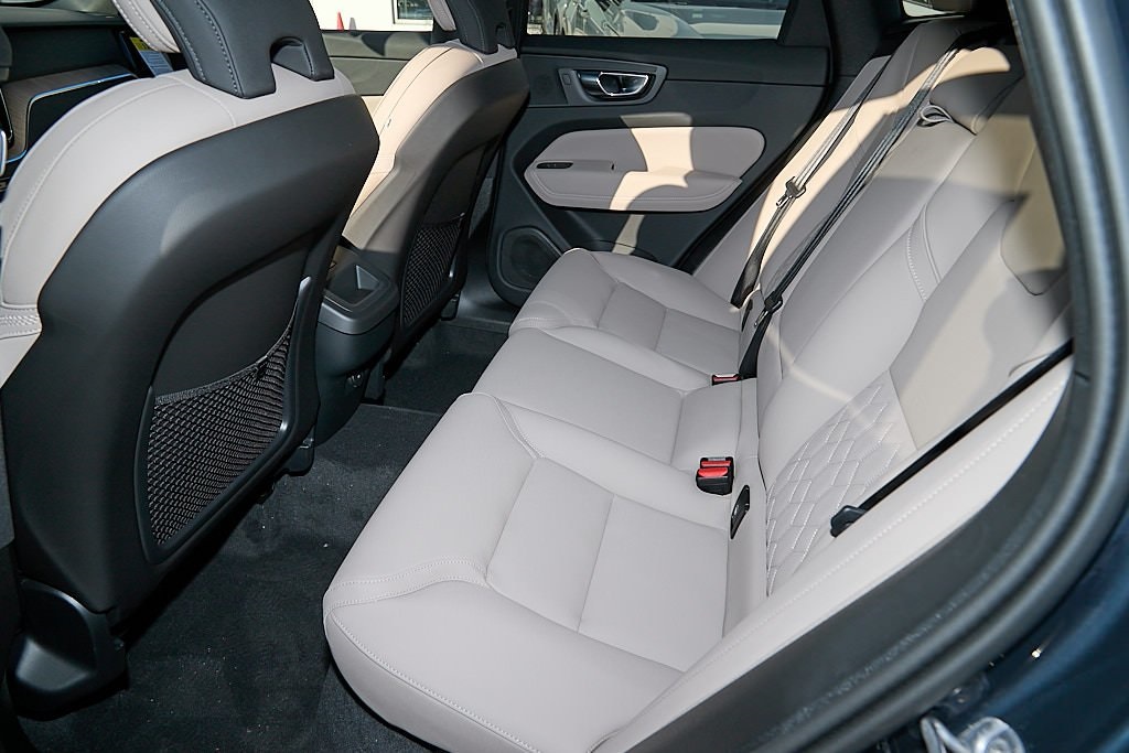 2026 VOLVO XC60 - Image 18