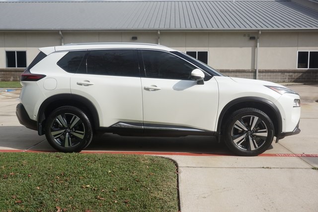 2022 Nissan Rogue SL photo 3