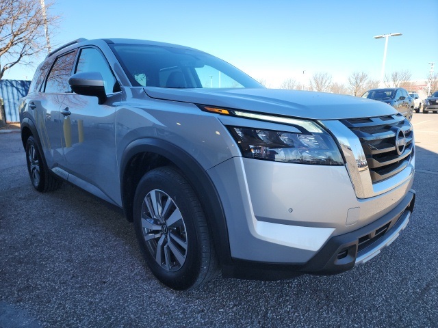 2025 Nissan Pathfinder SL's photo