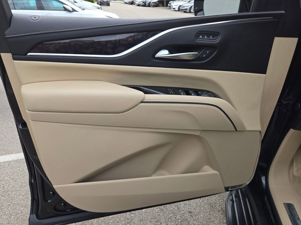 2021 Cadillac Escalade ESV Premium Luxury photo 21