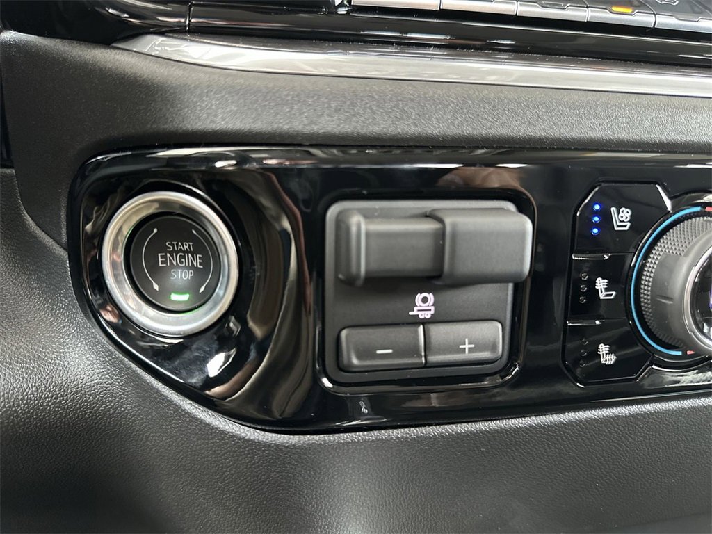 2025 Chevrolet Silverado 2500HD LTZ photo 16
