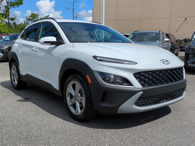2023 Hyundai Kona SEL photo 3