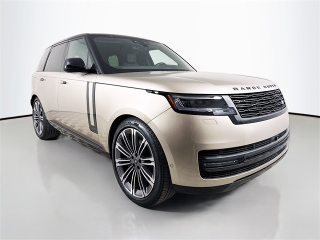 2025 Land Rover Range Rover SE photo 3