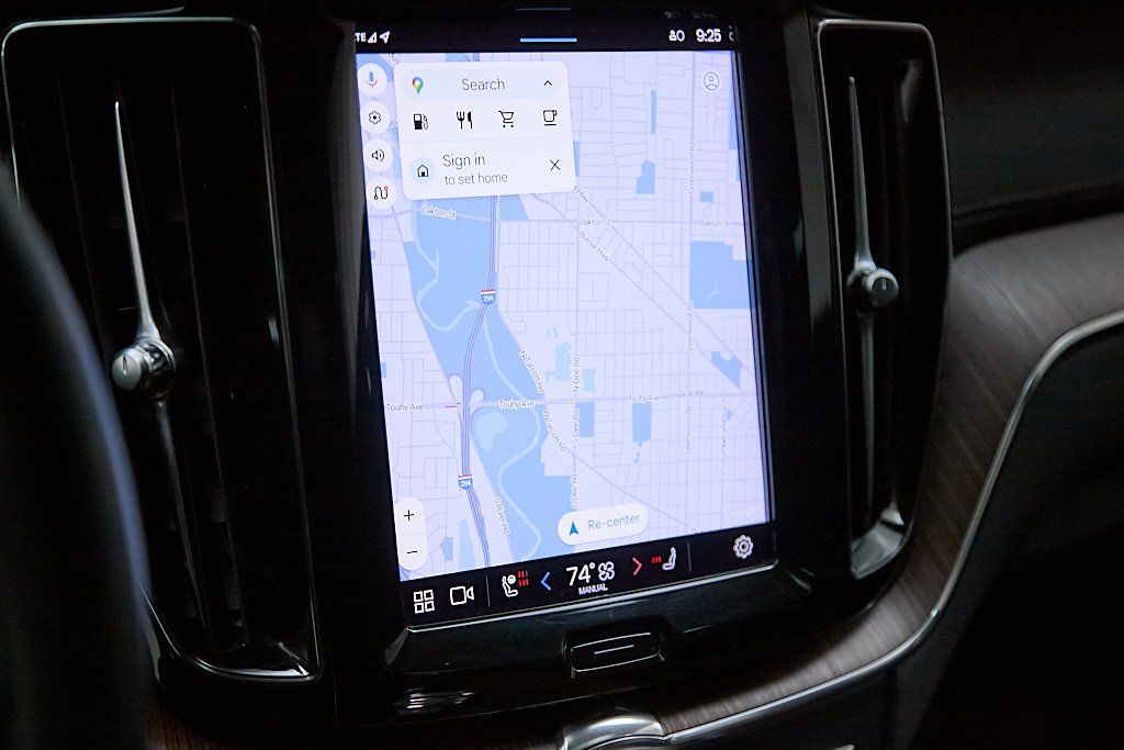 2023 VOLVO XC60 - Image 14