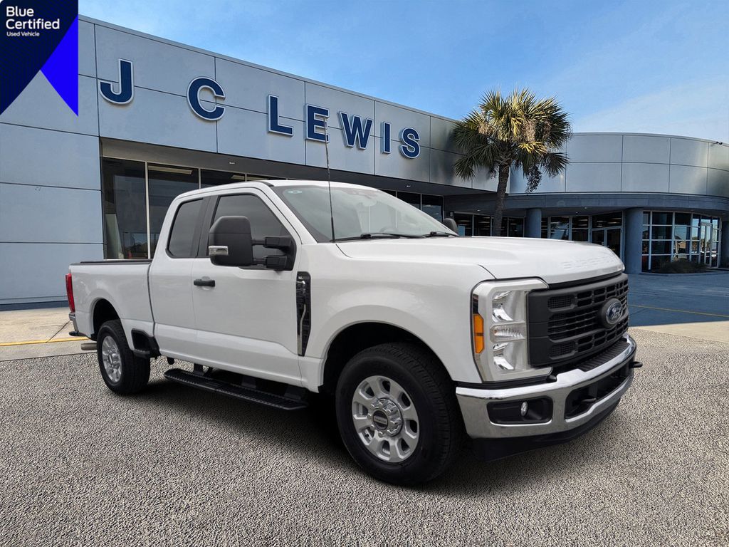 2023 Ford F-250 Super Duty XL's photo