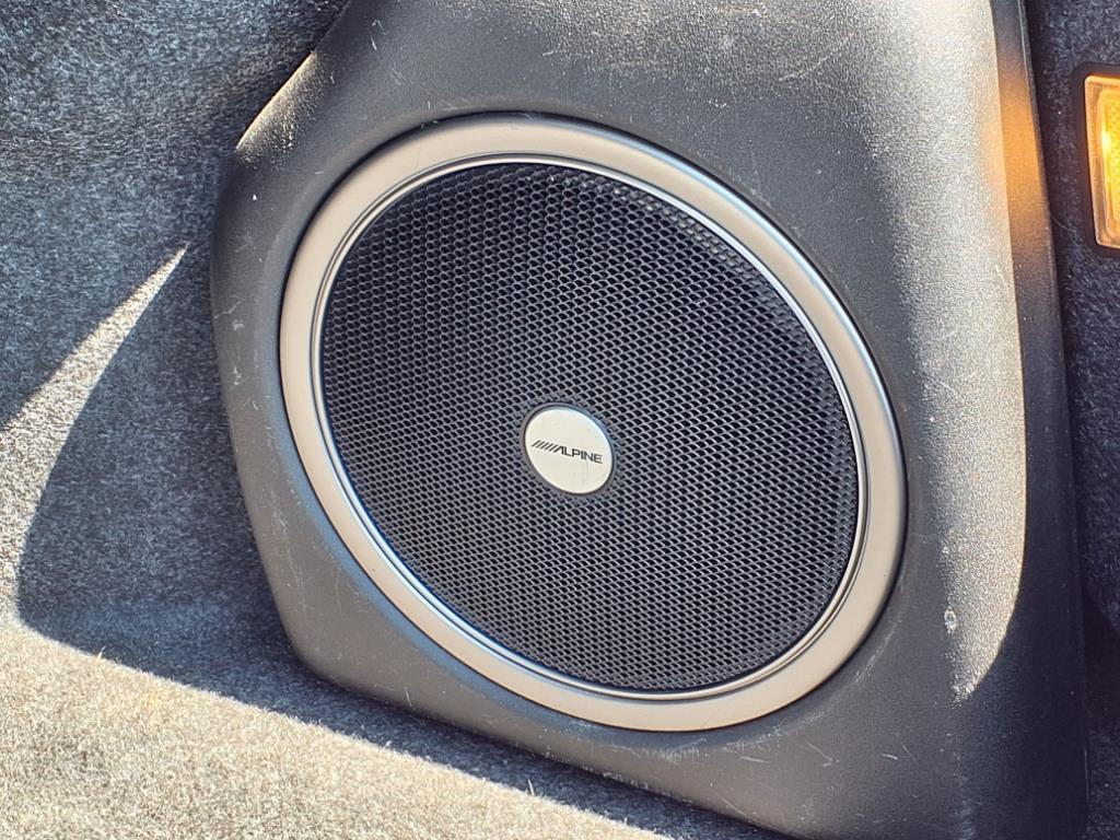 2020 Chrysler 300 photo 22