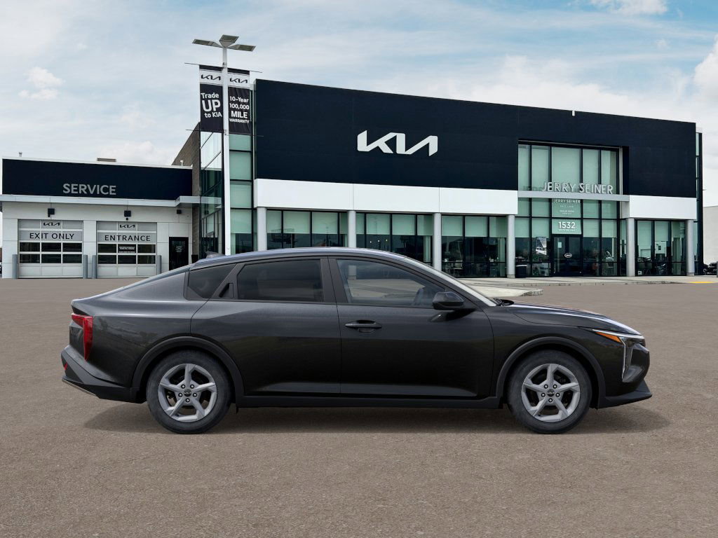 2025 Kia K4 LXS photo 5