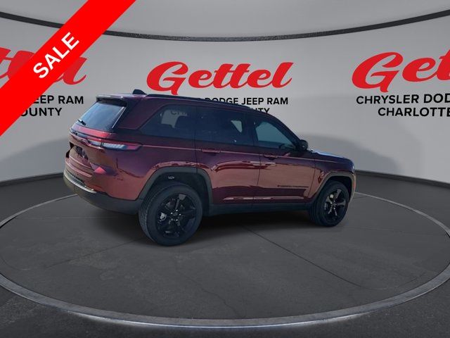 2025 Jeep Grand Cherokee Altitude photo 7