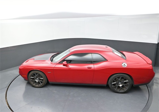 2016 Dodge Challenger SXT Plus photo 18