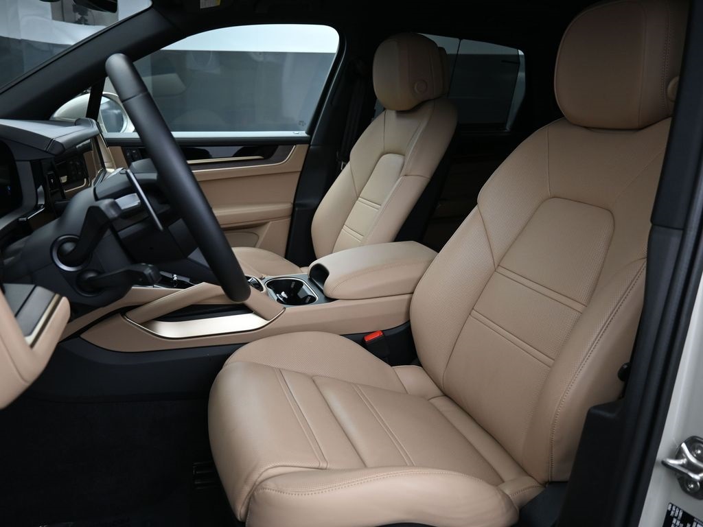 2025 Porsche Cayenne E-Hybrid S photo 5