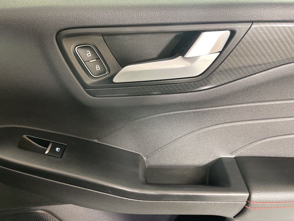 2024 Ford Escape ST-Line photo 13