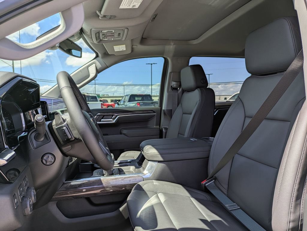 2025 Chevrolet Silverado 1500 LTZ photo 12