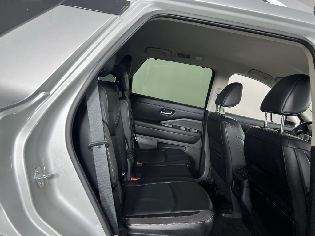 2022 Nissan Pathfinder SL photo 24