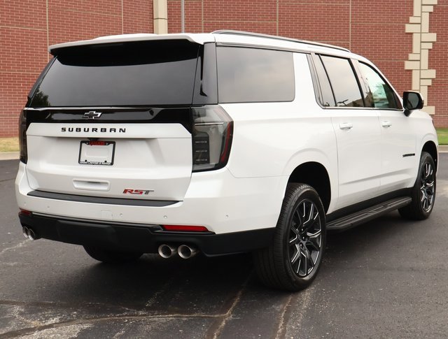 2025 Chevrolet Suburban RST photo 32