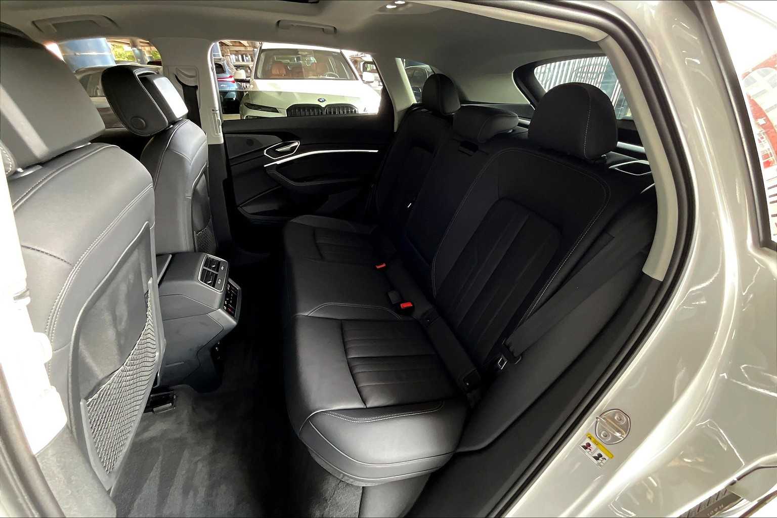 2024 Audi Q8 E-tron Premium photo 18