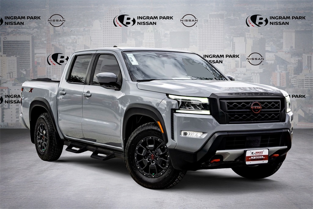 2022 Nissan Frontier PRO-X's photo