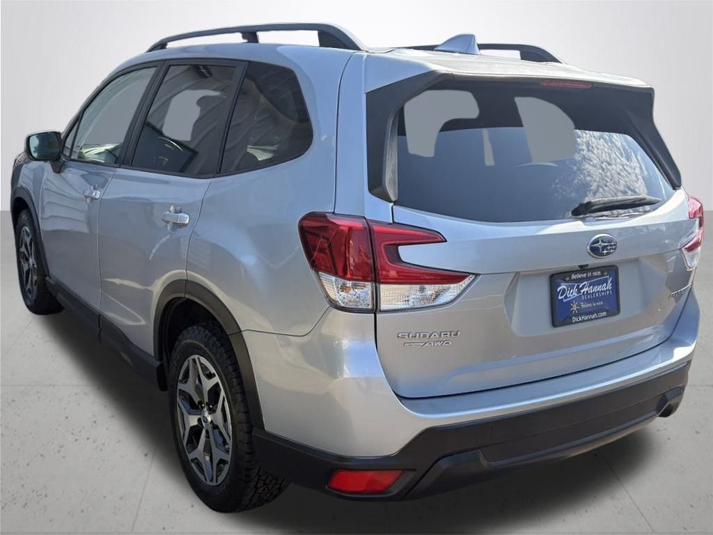 2019 Subaru Forester Premium photo 10