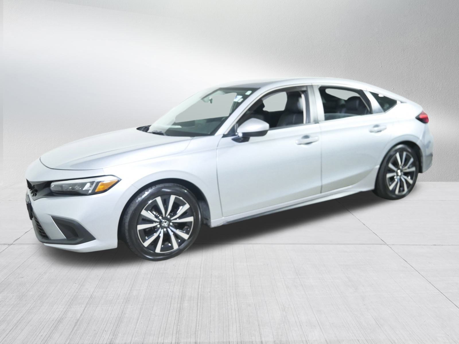 2024 Honda Civic Hatchback EX-L photo 3