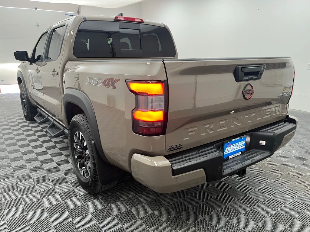 2023 Nissan Frontier PRO-4X photo 8