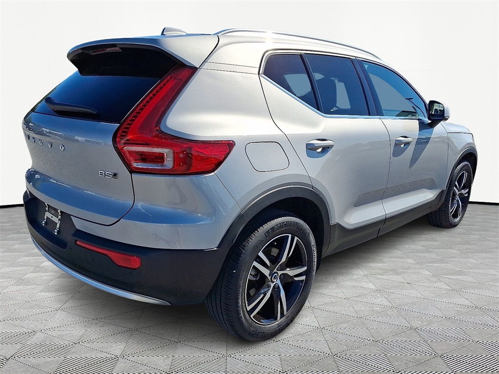 2025 Volvo XC40 Core photo 7