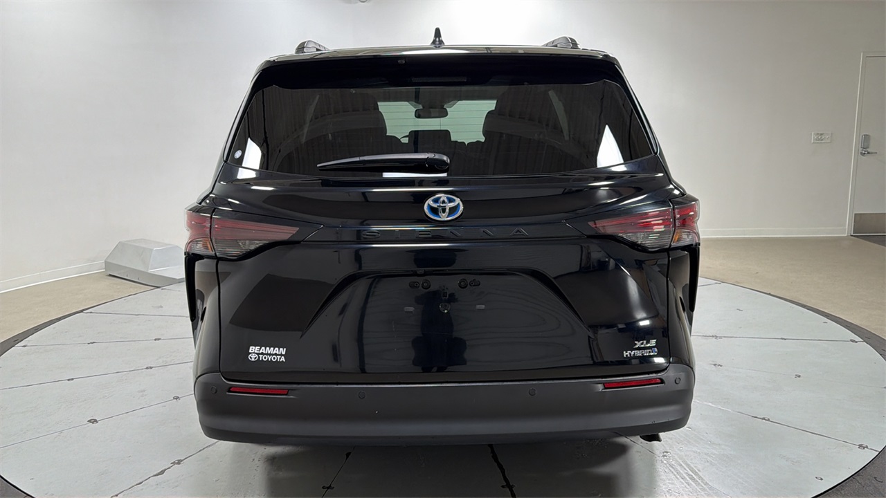 2024 Toyota Sienna XLE photo 4