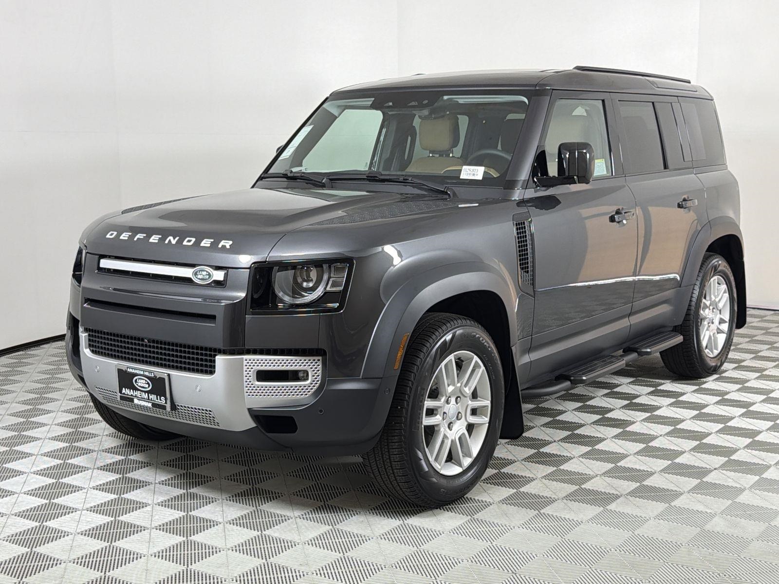 2025 Land Rover Defender S's photo