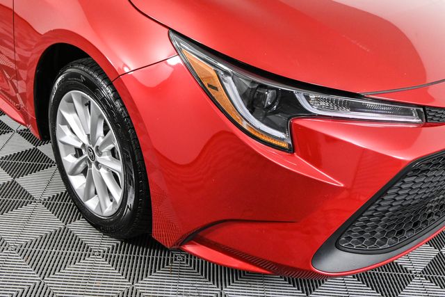 2020 Toyota Corolla LE Premium photo 29