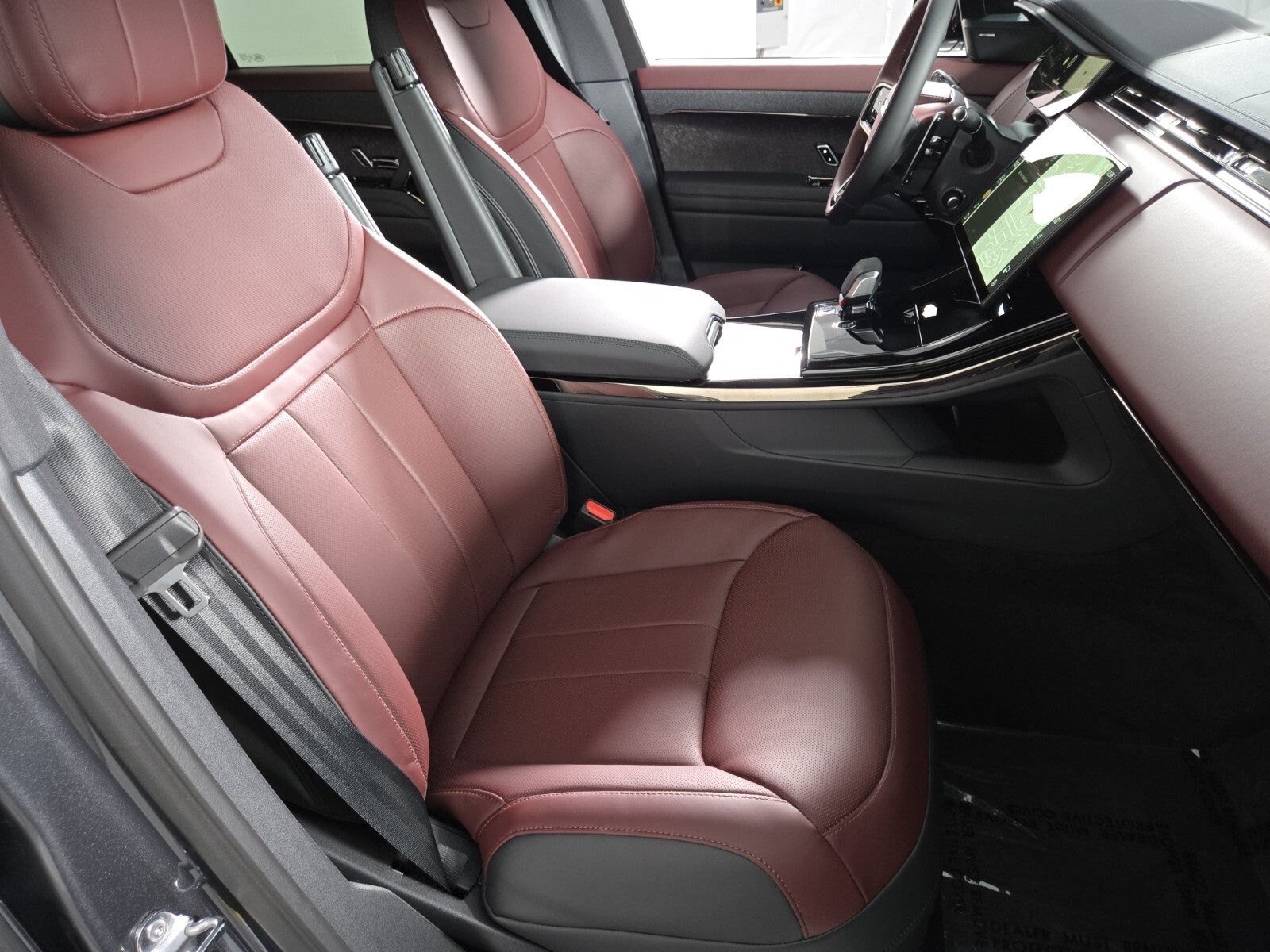 2025 Land Rover Range Rover Sport SE photo 2