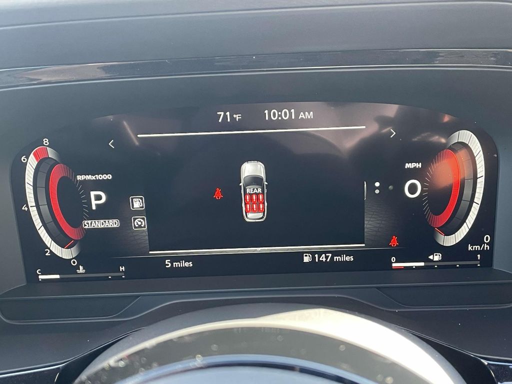 2025 Nissan Pathfinder Platinum photo 26