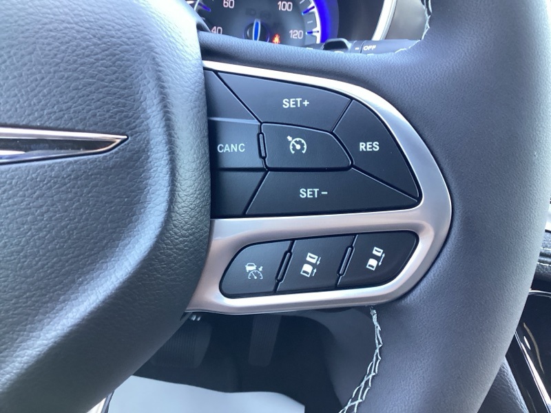 2025 Chrysler Pacifica photo 25
