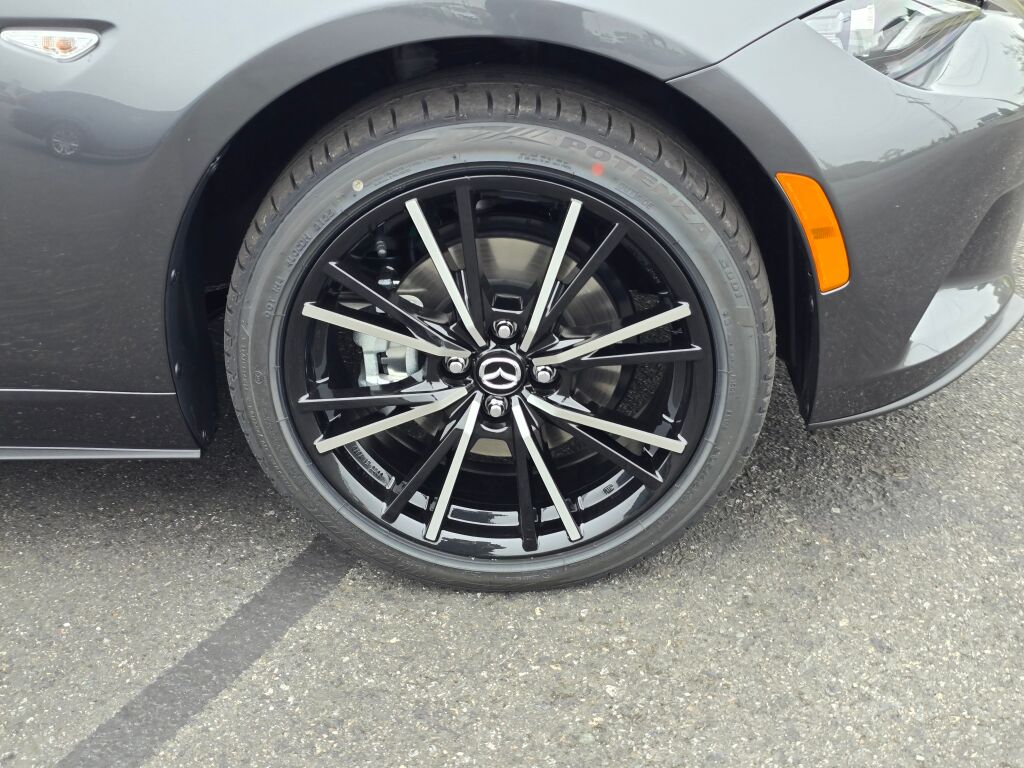 2025 Mazda MX-5 Miata Miata RF Grand Touring photo 4