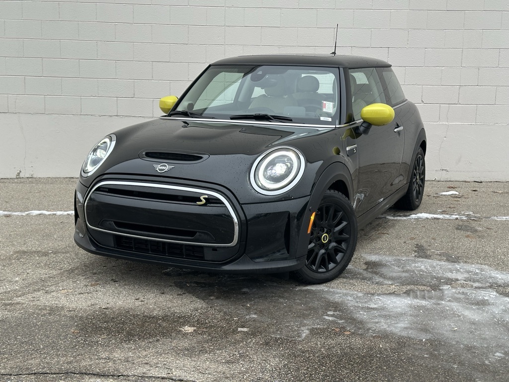 2023 MINI Hardtop 2 Door SE's photo