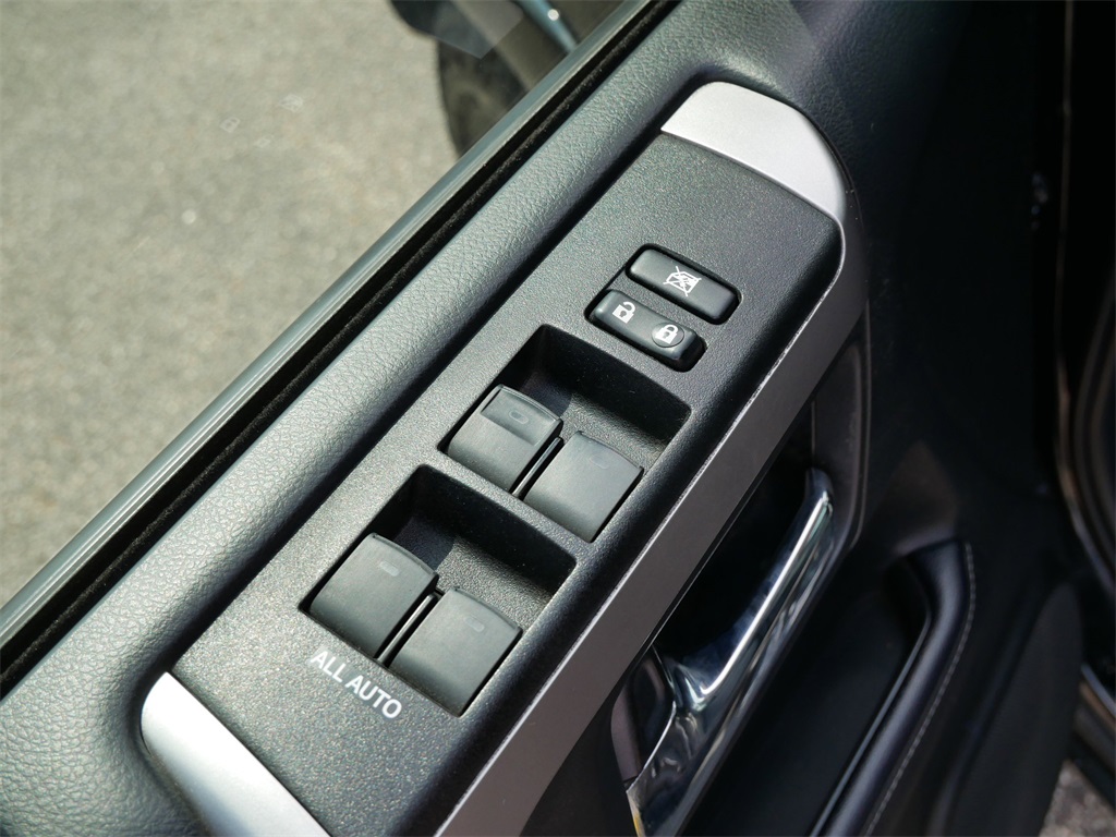 2020 Toyota 4Runner SR5 photo 15