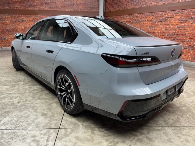 2025 Bmw 740i xDrive photo 2