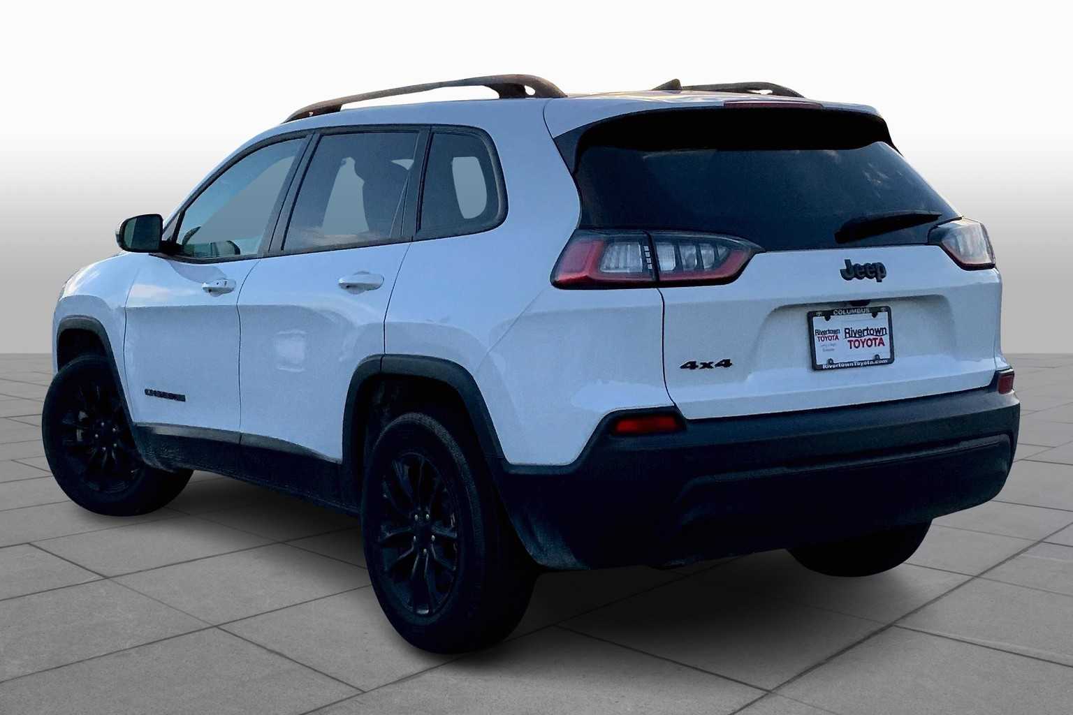 2023 Jeep Cherokee Altitude Lux photo 7