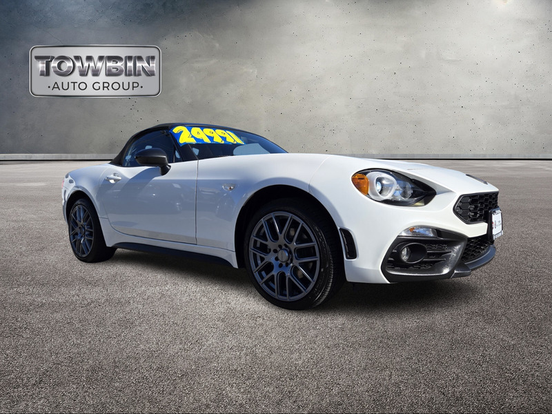 2020 Fiat 124 Spider Abarth photo 2