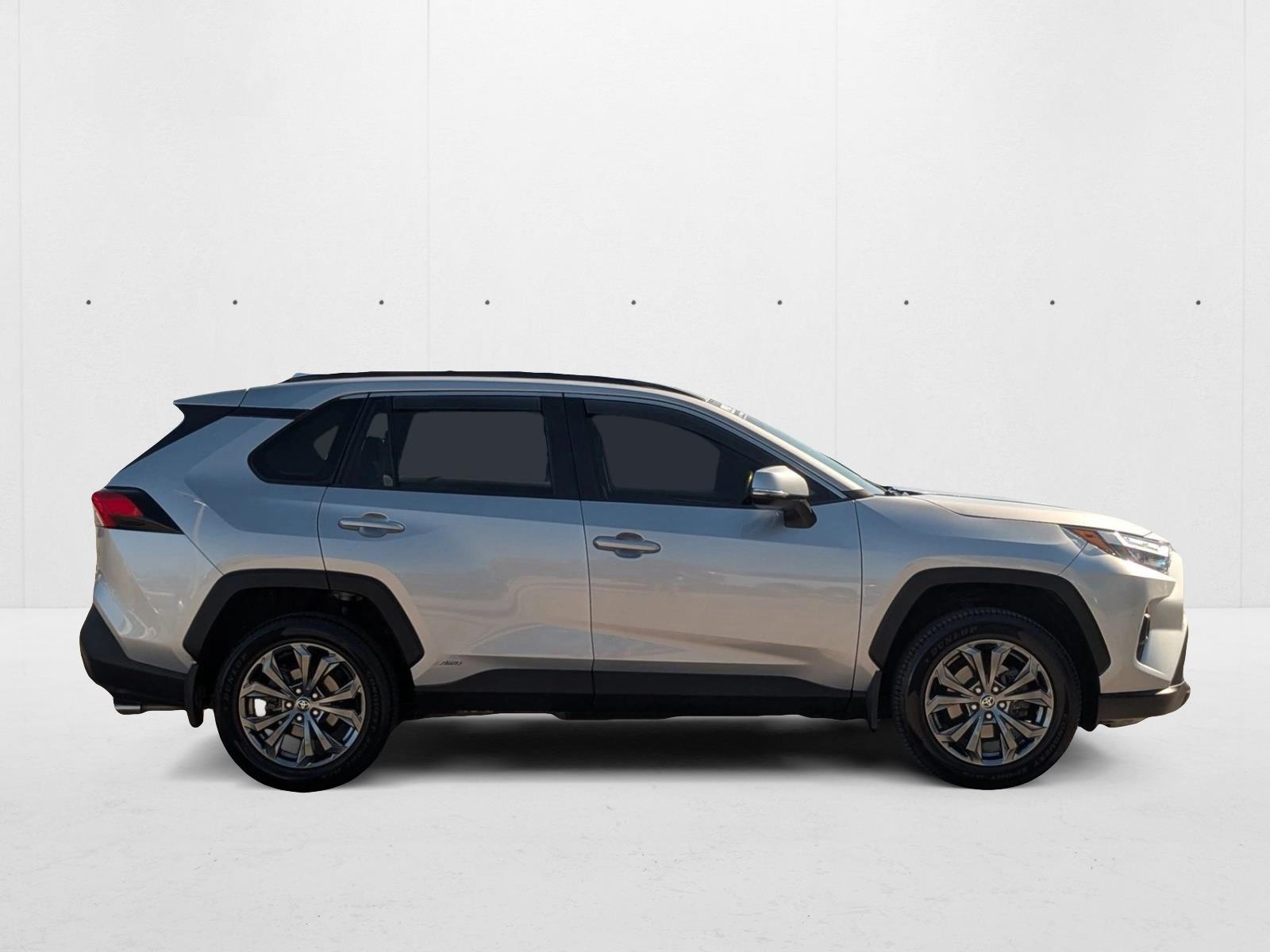 2022 Toyota RAV4 Hybrid XLE Premium photo 4