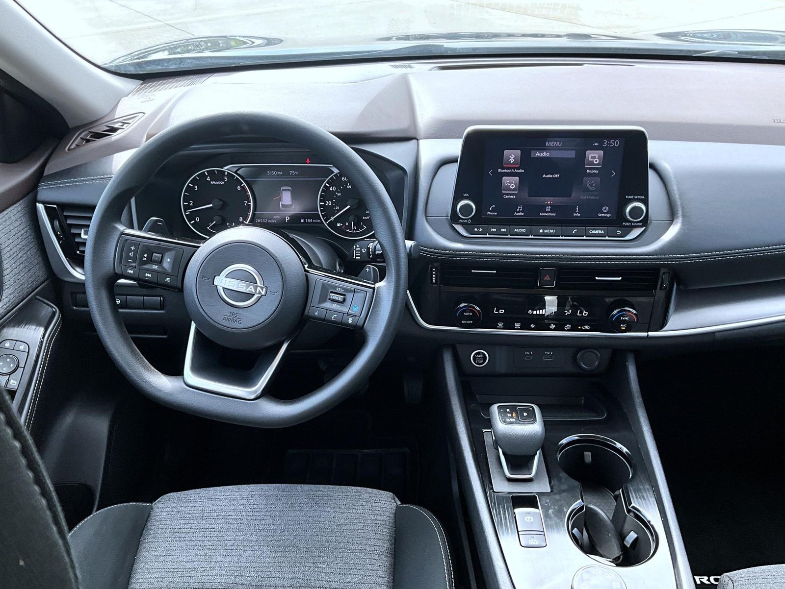 2022 Nissan Rogue SV photo 13