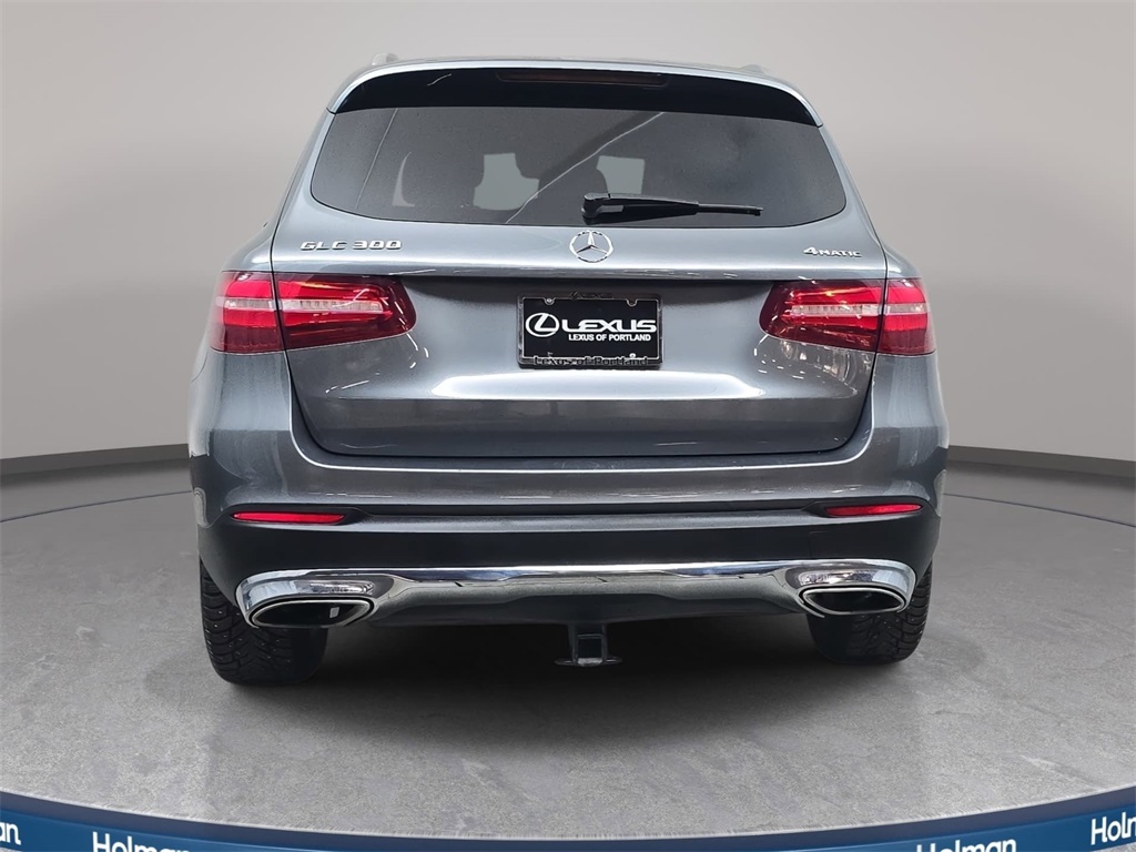2017 Mercedes Benz GLC 300 4MATIC photo 4